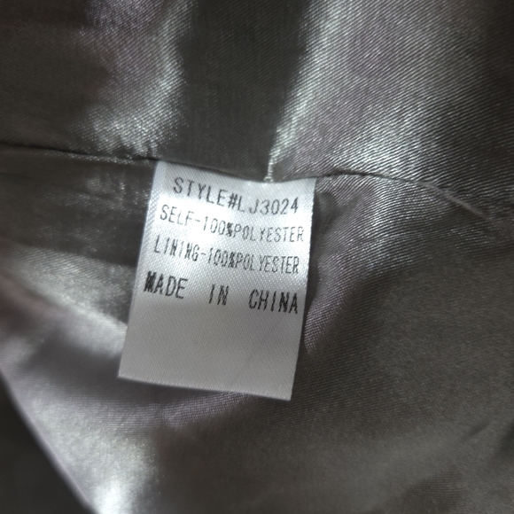 Fantastic Fawn Shaggy Small Gray Faux Fur Jacket Full Tassels Long Sleeves - Picture 14 of 15